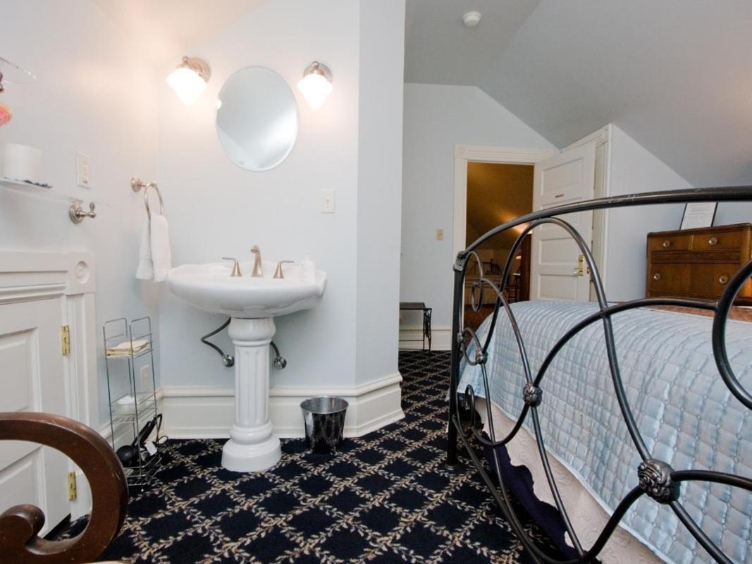 Abbey House Inn (Adults Only) Winters Bagian luar foto