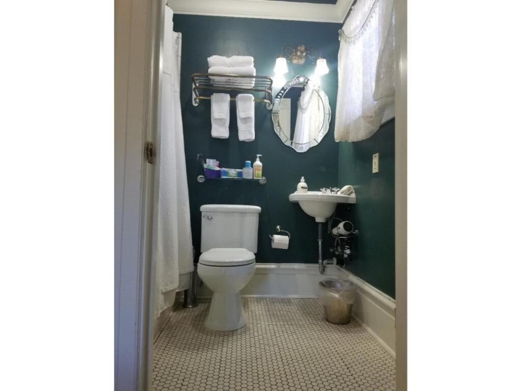 Abbey House Inn (Adults Only) Winters Bagian luar foto