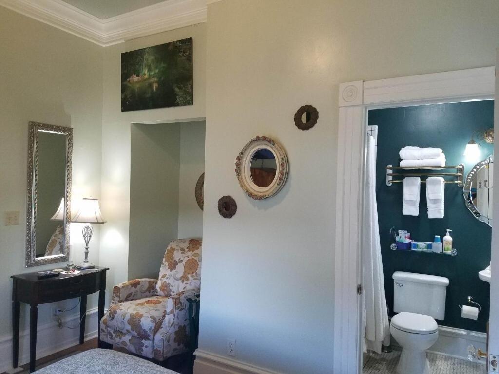 Abbey House Inn (Adults Only) Winters Bagian luar foto