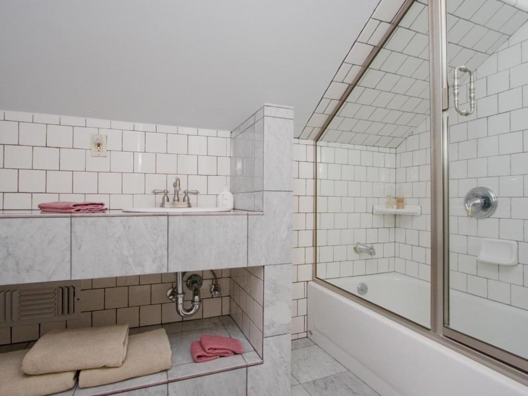 Abbey House Inn (Adults Only) Winters Bagian luar foto