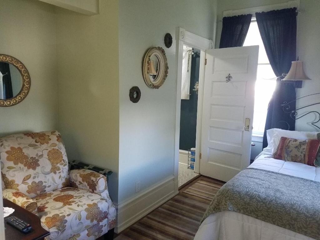 Abbey House Inn (Adults Only) Winters Bagian luar foto