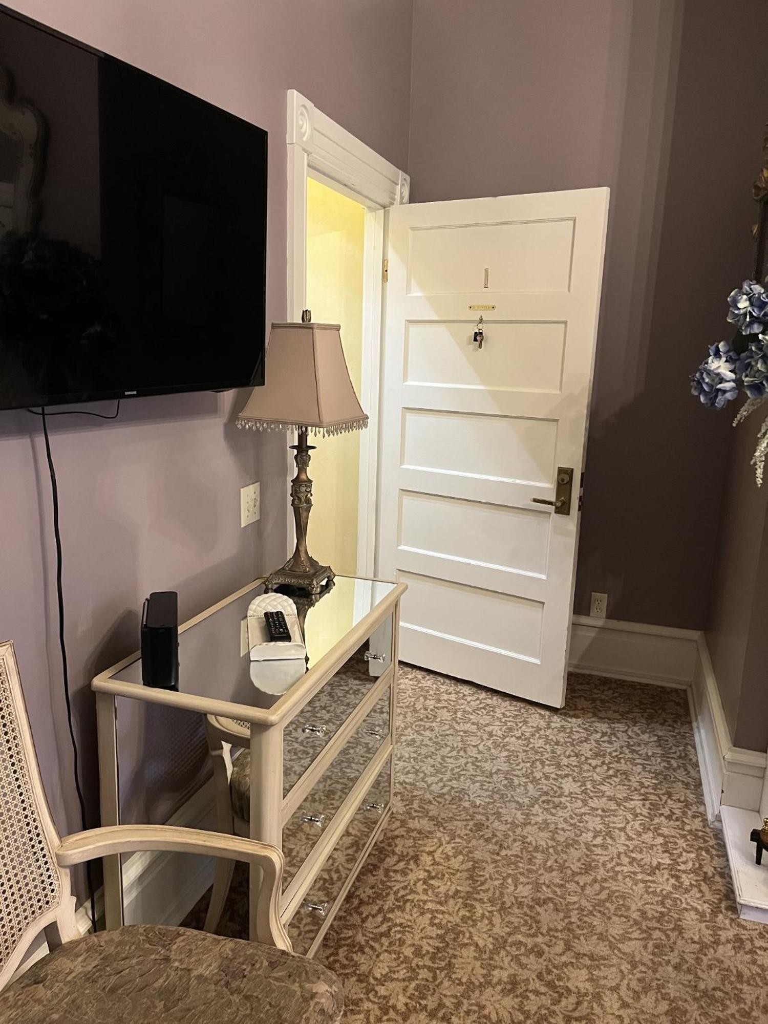 Abbey House Inn (Adults Only) Winters Bagian luar foto